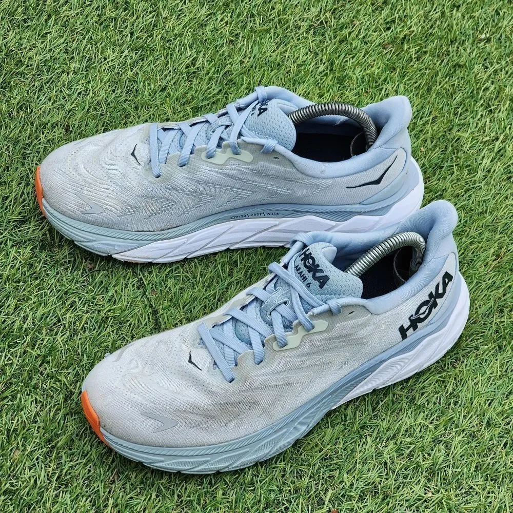 HOKA ARAHI 6 - Womens Sneakers - SIZE 10B - Please See Pictures